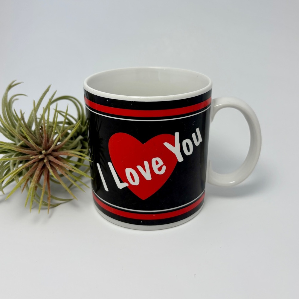 Super Cute Vintage Bold “I Love You” Russ Berrie & Co. Heart Mug